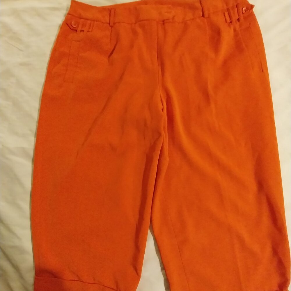NWOT CATO ladies Burnt Orange Capri Pants size 16